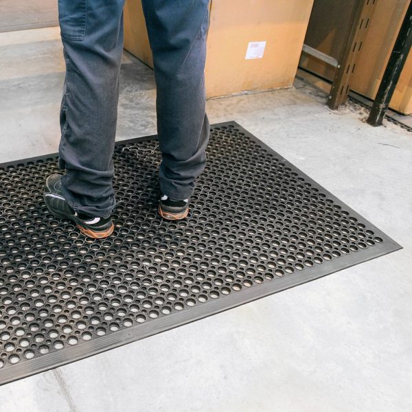 Tapis anti fatigue modulable spécial poste grande taille et exposé aux produits huileux